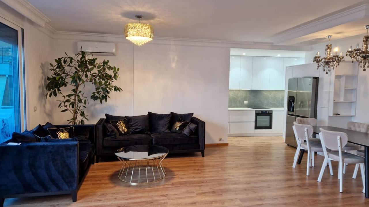 Pirro Luxury Apartment Sarande Bagian luar foto
