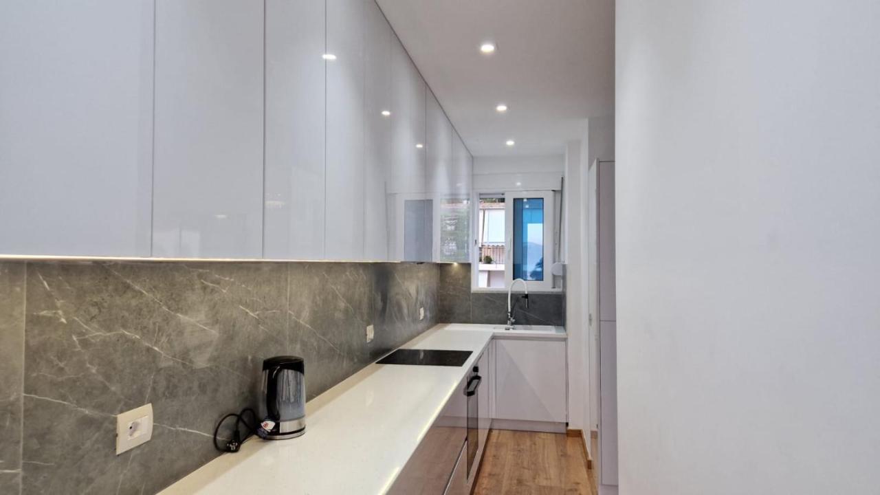 Pirro Luxury Apartment Sarande Bagian luar foto