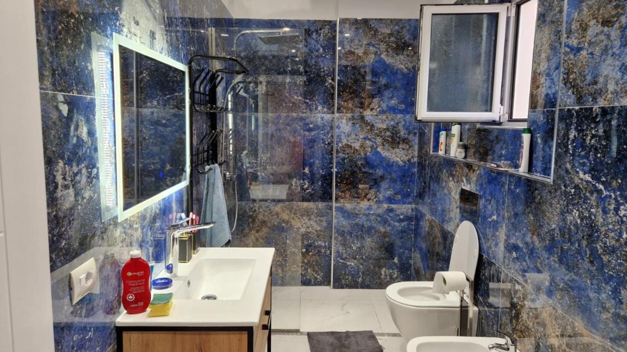Pirro Luxury Apartment Sarande Bagian luar foto