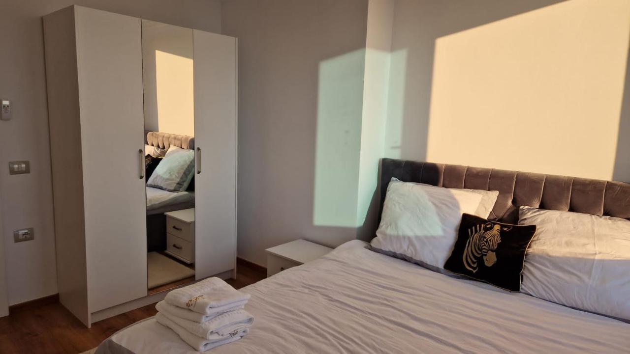 Pirro Luxury Apartment Sarande Bagian luar foto